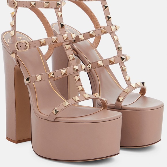 Valentino RockStud Sandals in Nude size 38, 38.5 - Picture 1 of 7